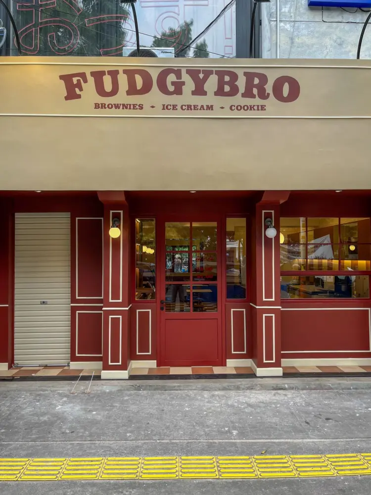 FUDGYBRO BLOK M at Melawai Raya 1
