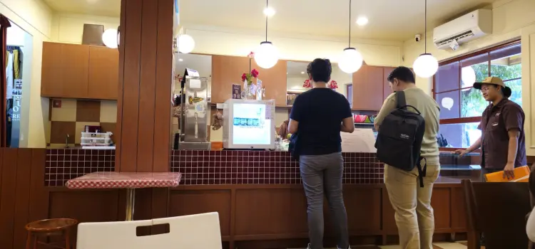 FUDGYBRO BLOK M at Melawai Raya 2