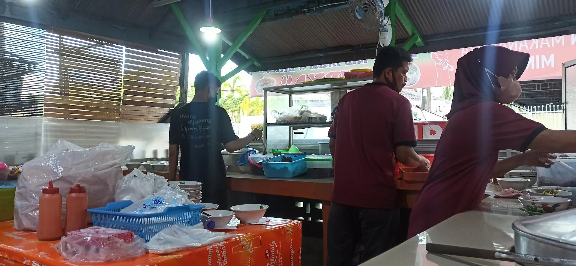 人均7块钱,挤到一身汗也要吃的神级鸡肉面,到底值不值? 8