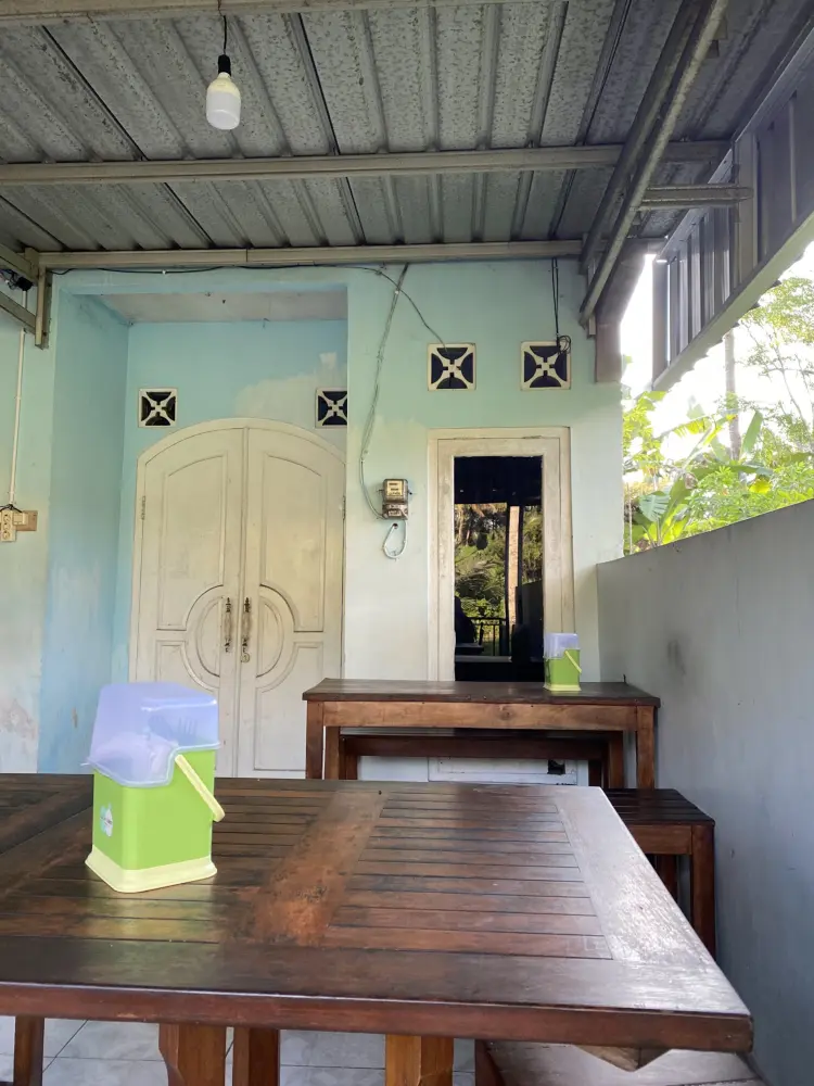 Ayam Geprek & Gado-Gado Kedai Mona Tempel 5