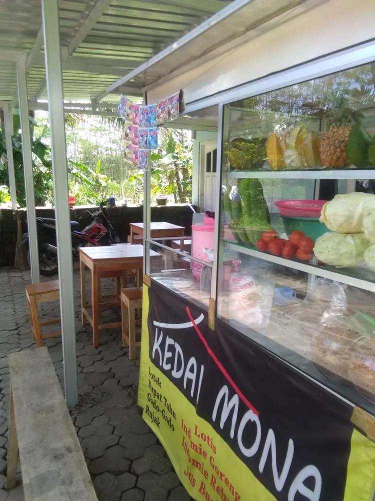 Ayam Geprek & Gado-Gado Kedai Mona Tempel 3
