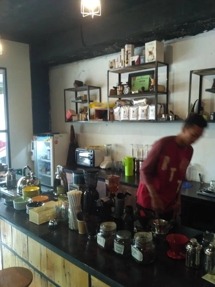 Dua Pintu Coffee Pasar Ambacang 8