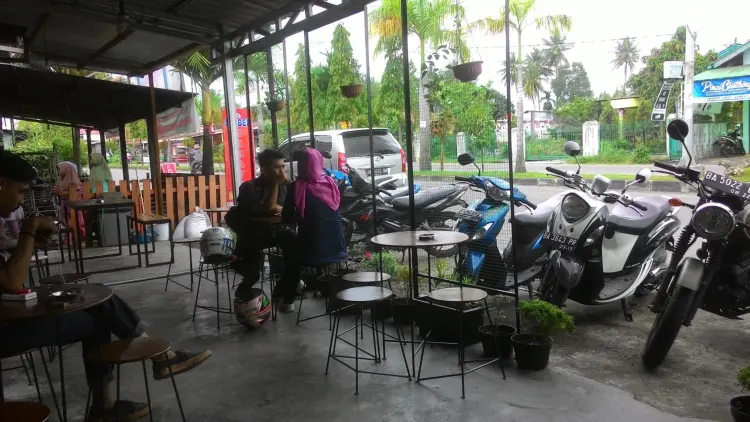 Dua Pintu Coffee Pasar Ambacang 9