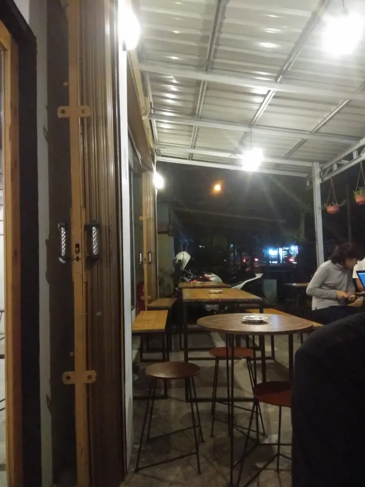 Dua Pintu Coffee Pasar Ambacang 4