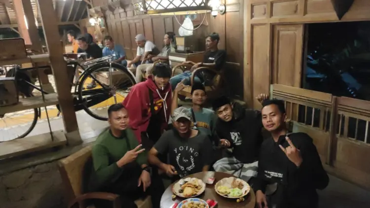 AYAM GORENG KREMES SEHATI 1