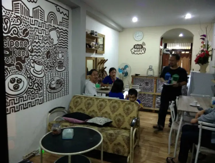 ICIPONO Kopi dan Roti Cafe 2