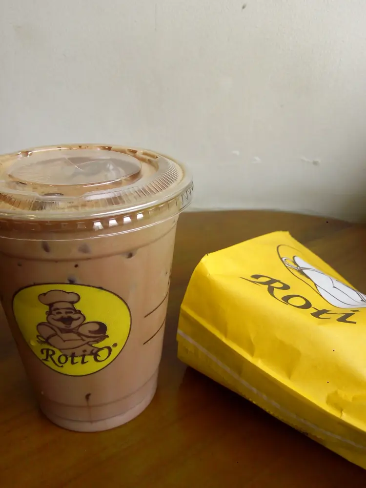 Roti O Bakery Cikini Station. 7