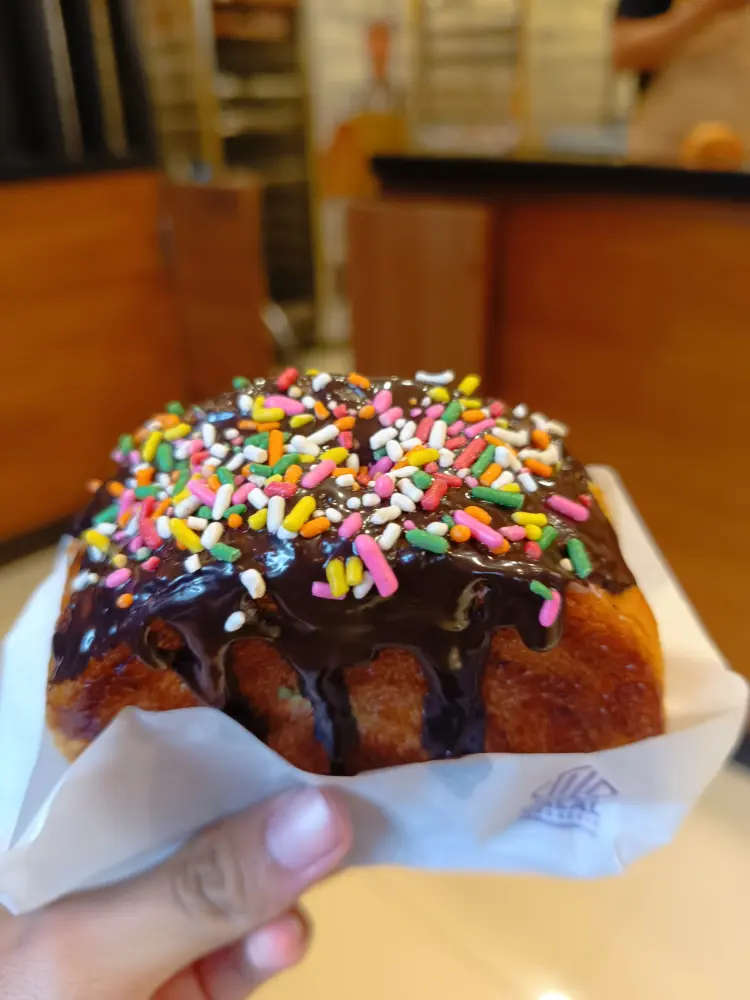 Roti O Bakery Cikini Station. 9