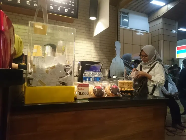 Roti O Bakery Cikini Station. 5