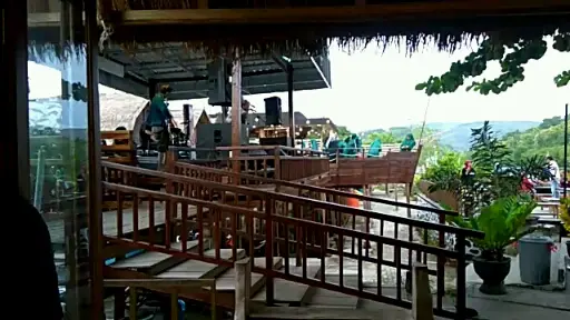 Cafe & Resto Teras Empang 3