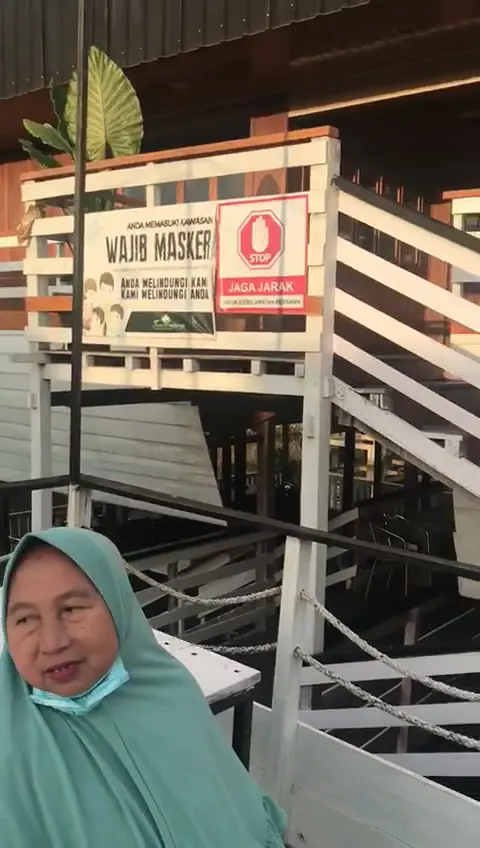 Cafe & Resto Teras Empang 9