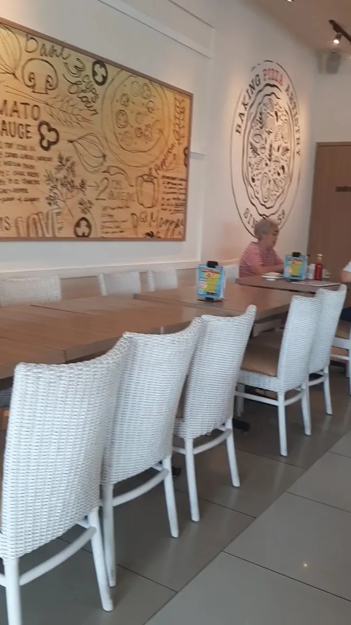 Pizza Hut Restoran 9