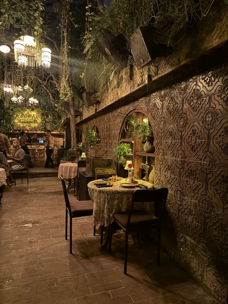 Who says La Favela is the best club in Bali? I'm here to see if it's a trap