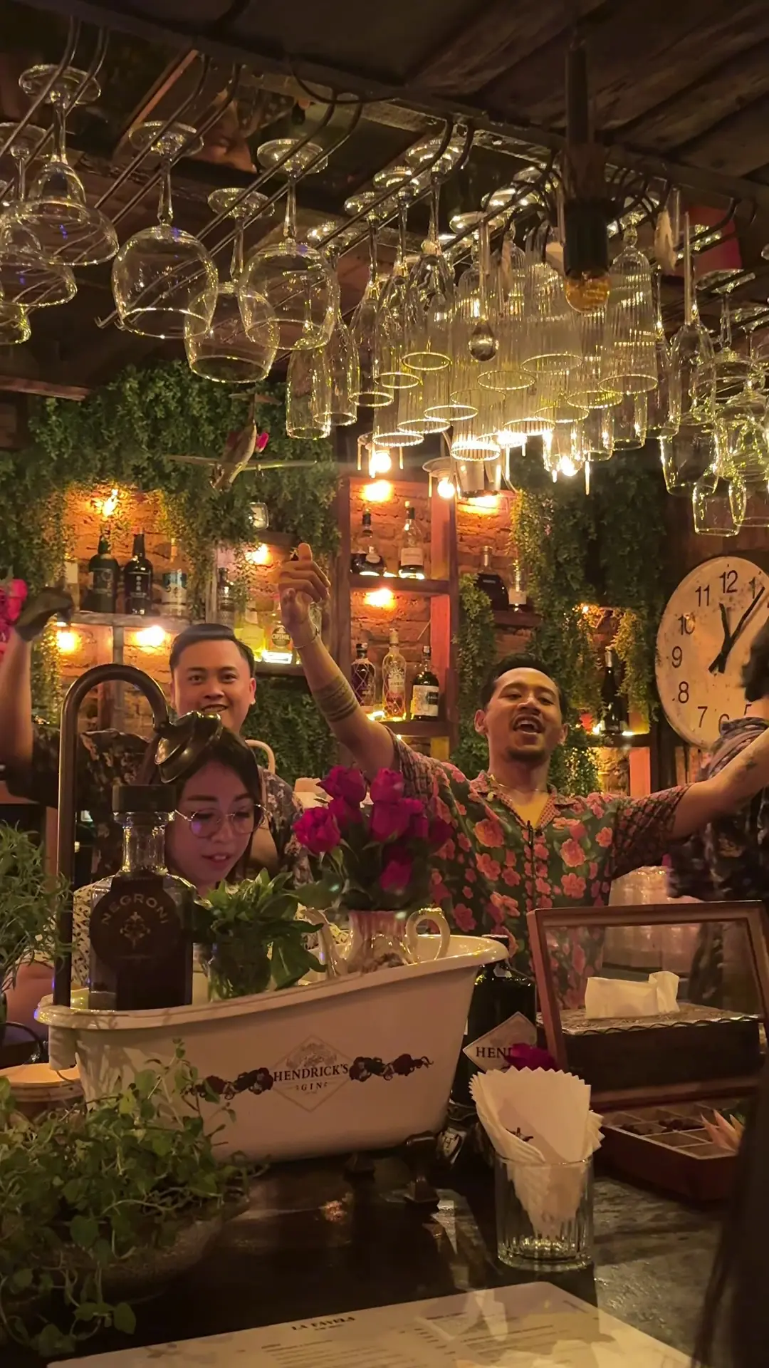 Who says La Favela is the best club in Bali? I'm here to see if it's a trap 3