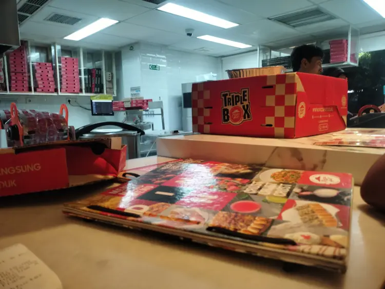 Pizza Hut Restoran 2
