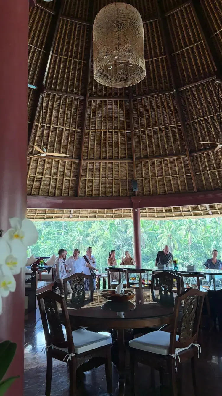 CasCades Restaurant 9