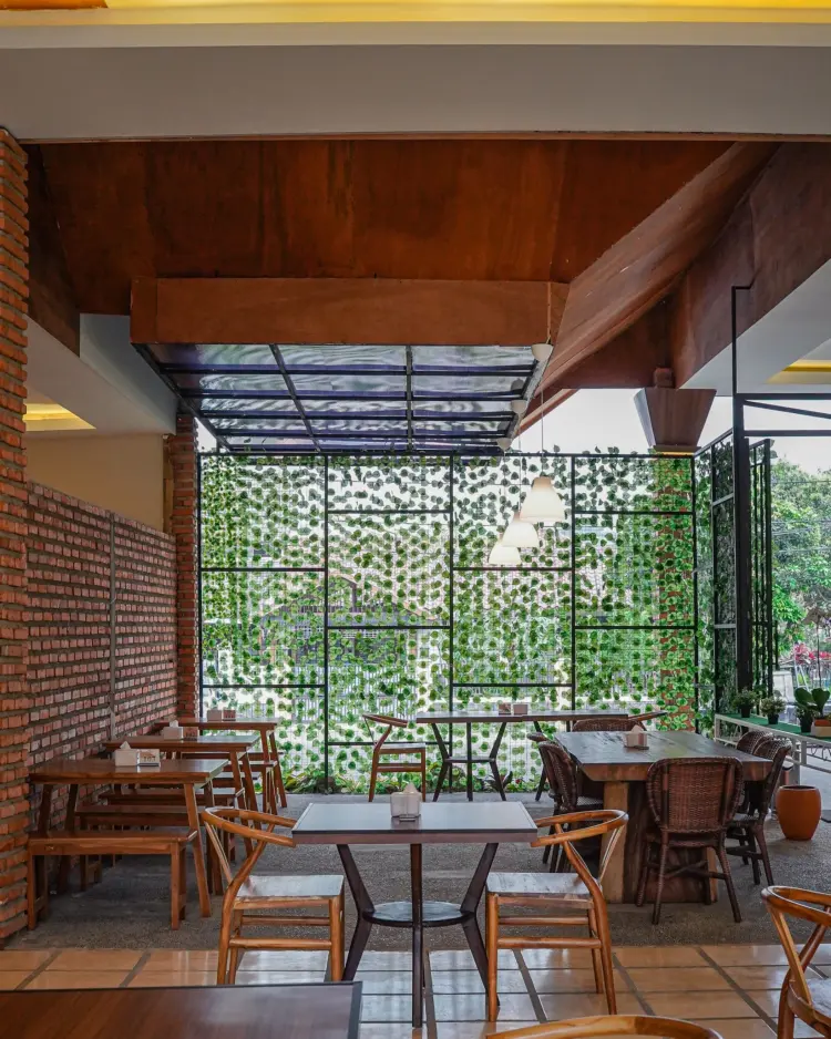 Saung Abah Ayam Bakar Bambu Bogor 1