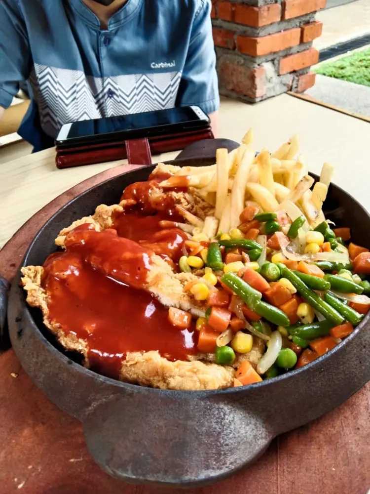 Saung Abah Ayam Bakar Bambu Bogor 6