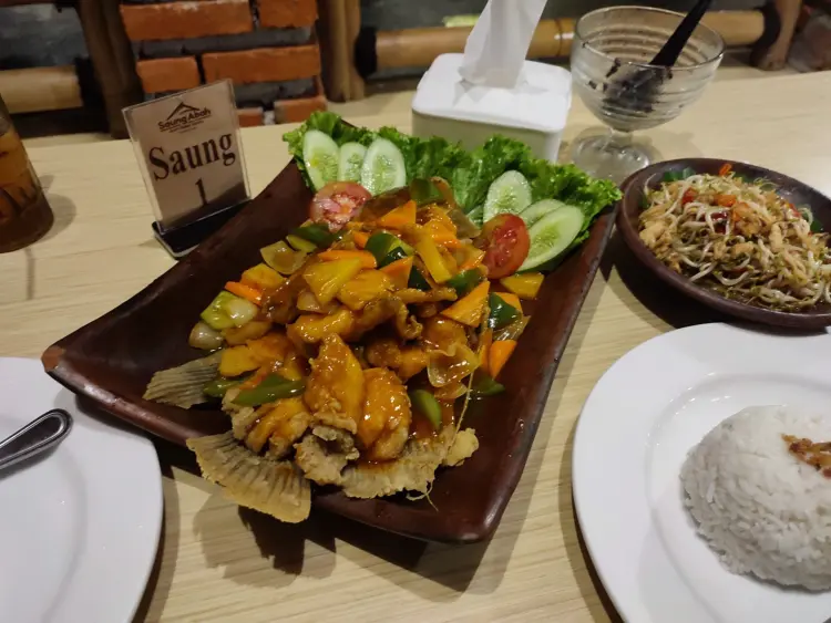 Saung Abah Ayam Bakar Bambu Bogor 9