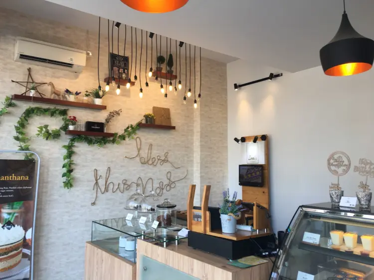 Linni's Patisserie 5