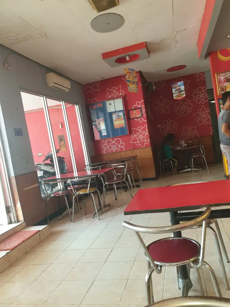 Rocket Chicken Ciledug 3