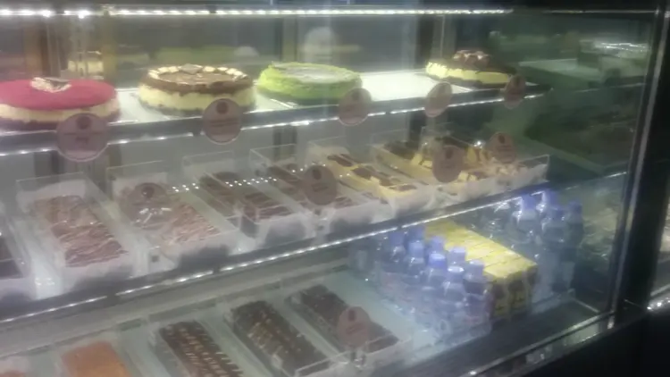 Chocolicious Cake & Cookies - Pettarani 9