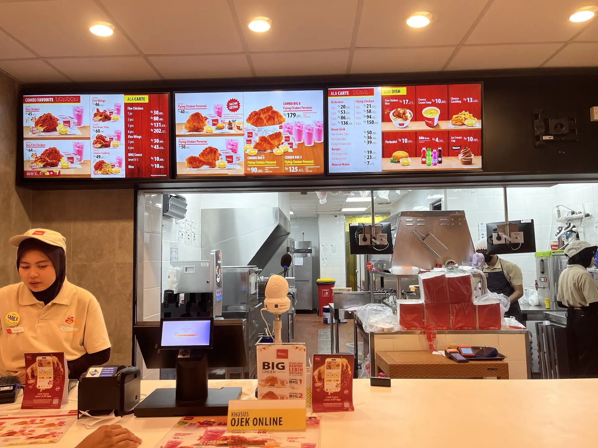 Is Google's 4.6-star Richeese really worth the long queue? 2