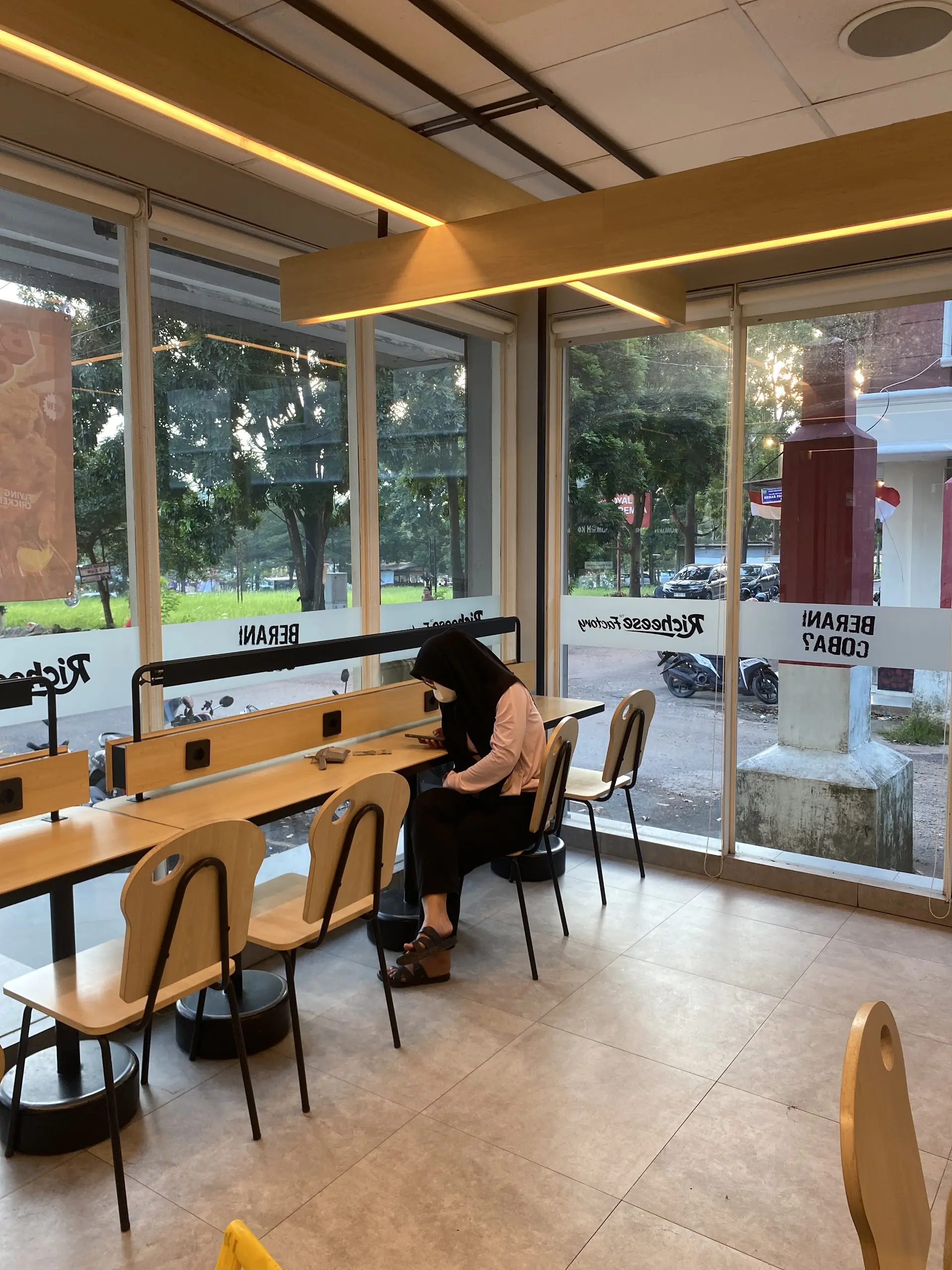 Is Google's 4.6-star Richeese really worth the long queue? 1