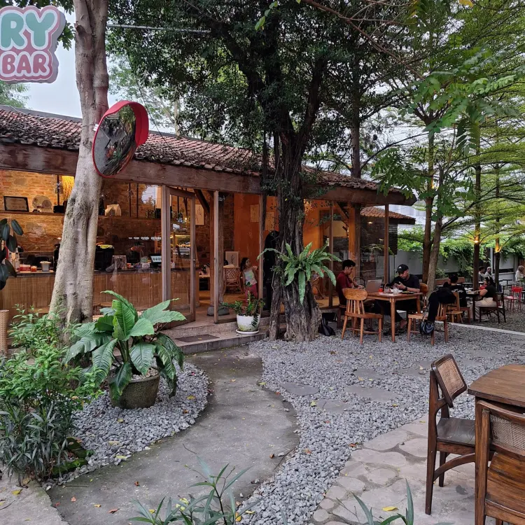 eunola coffee & space 1