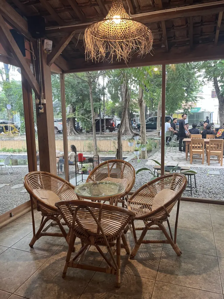 eunola coffee & space 6