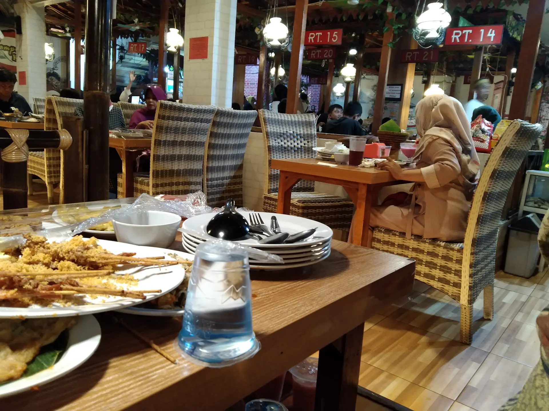 A humble restaurant the President eats at? This indoor pavilion in Depok is something else 1