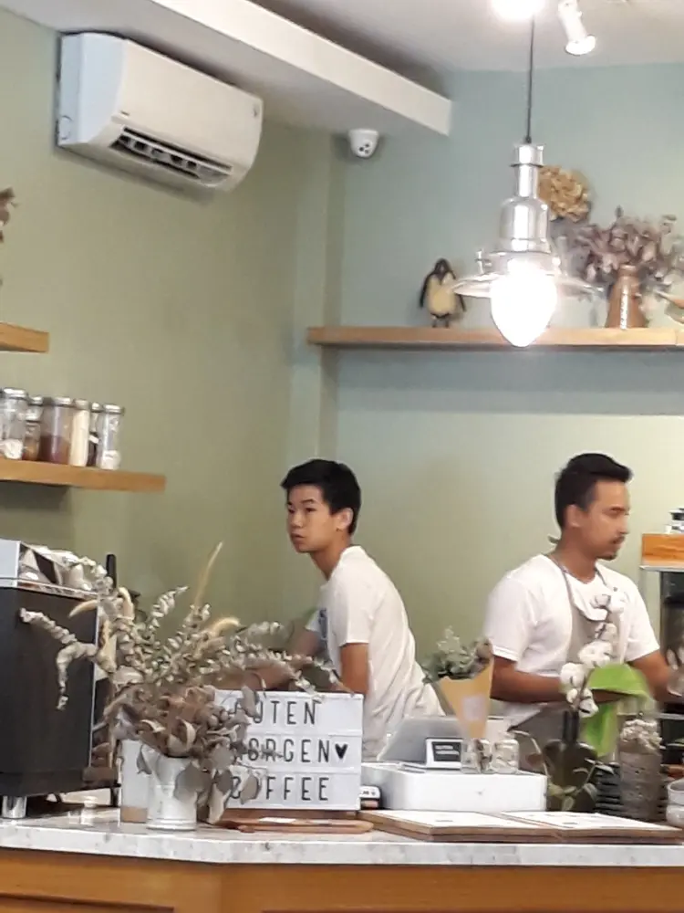 Guten Mørgen Coffee Lab & Shop Tomang 9