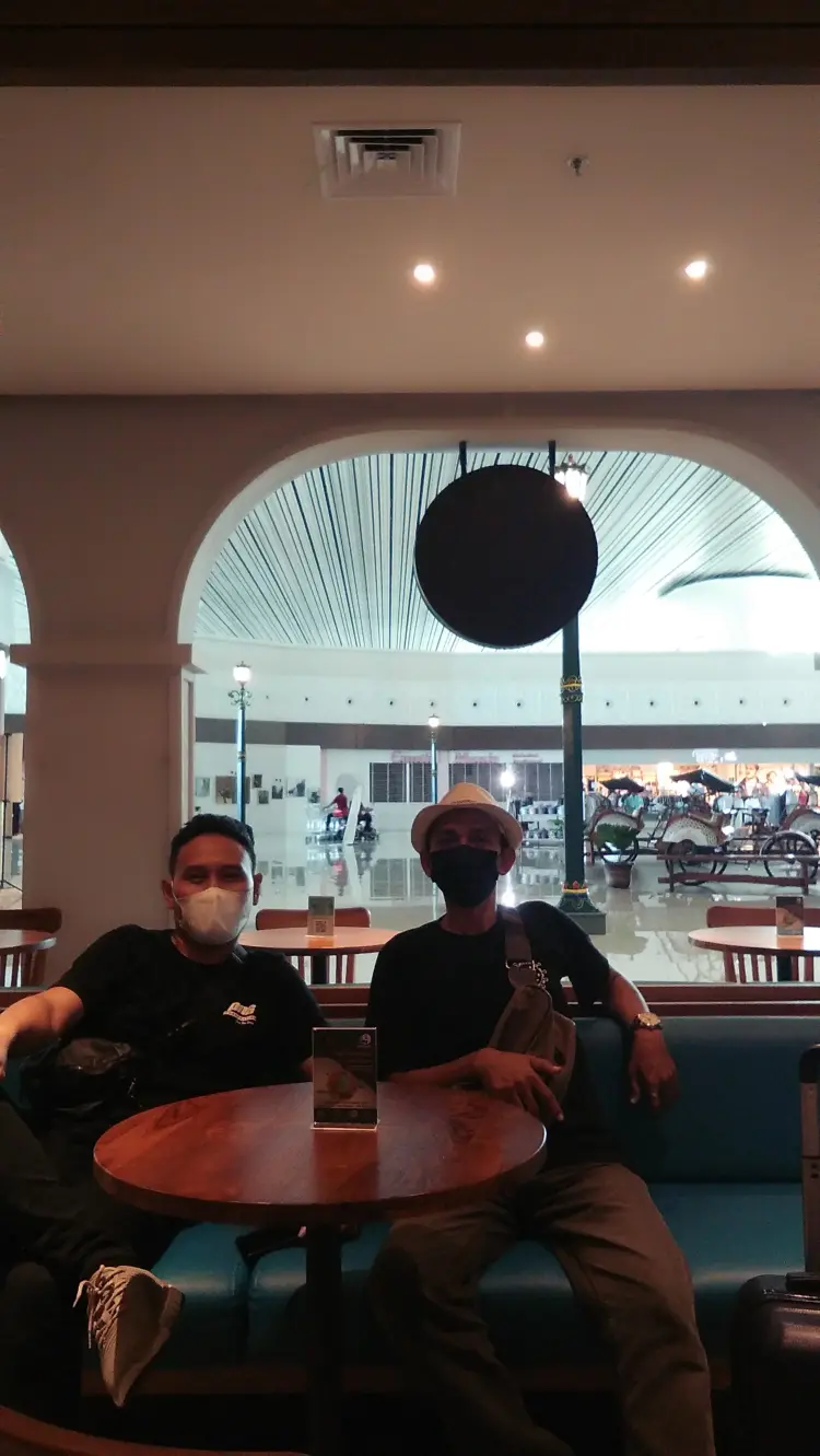 Starbucks Kulon Progo Airport 4