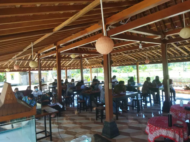 OTENTIK Resto & Cafe 5