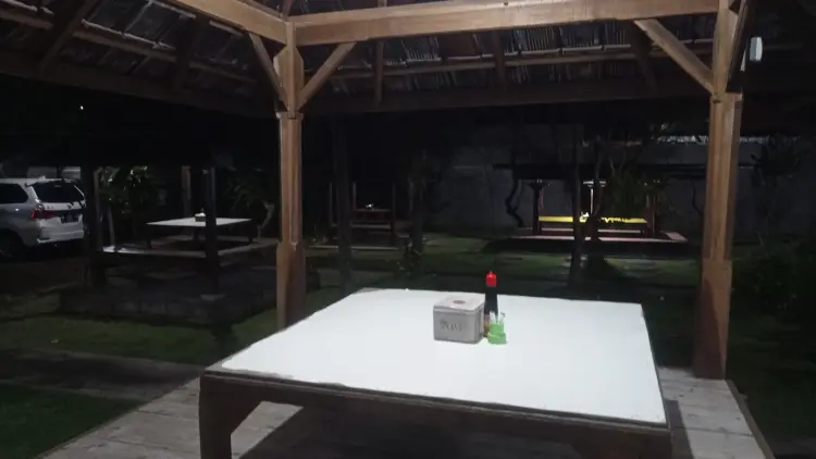 Warung Ikan Bakar Xenia 6