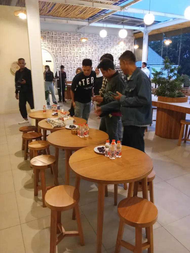 East Jakarta friends, assemble! Your new neighborhood Nongkrong spot is here