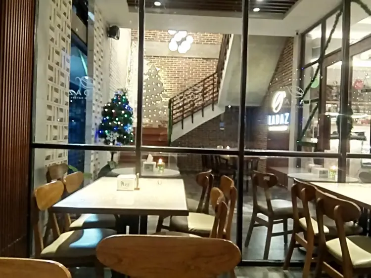 Ladaz Coffee & Eatery 5