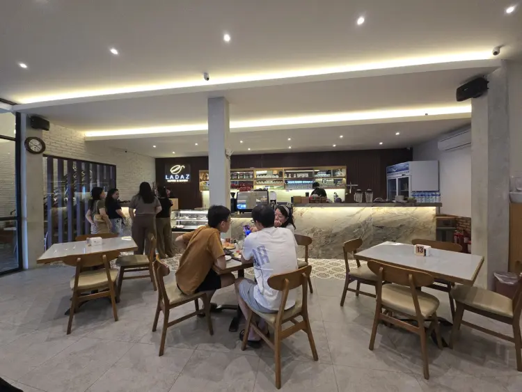 Ladaz Coffee & Eatery 9
