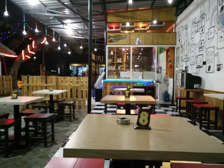 Cengengesan Coffee Shop 1