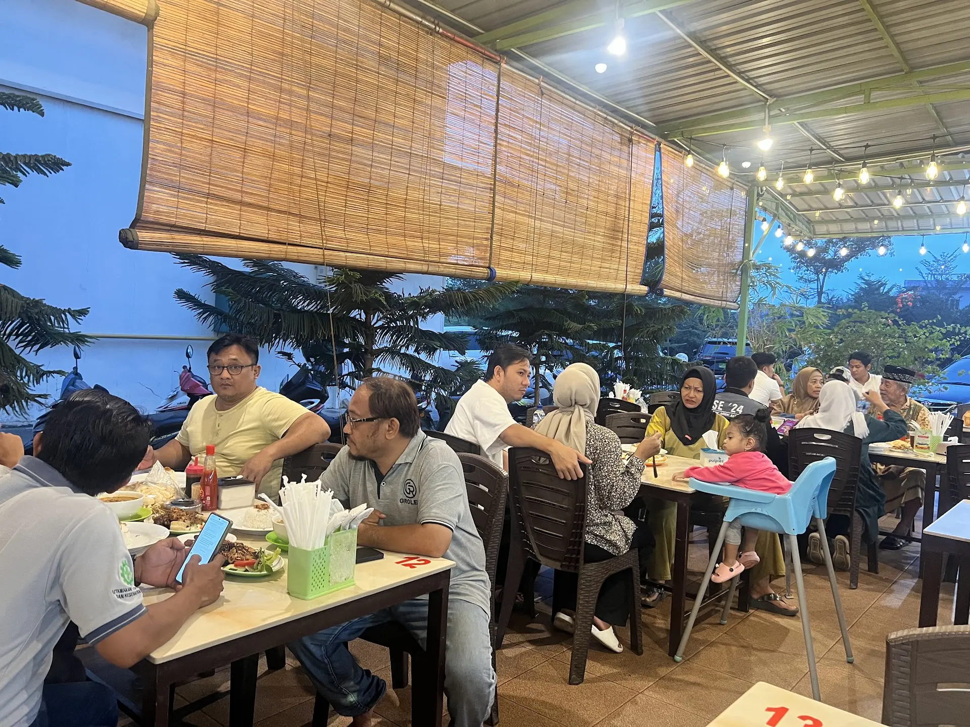 Why is this 4.8-star Batam spot getting slammed online for its terrible service? 3