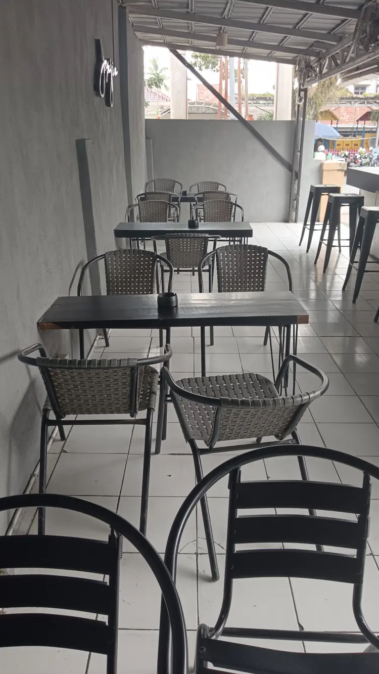 Kopi Janji Jiwa, Lahat - Hotel Cendrawasih 2