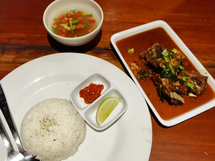 D'Rumahibu Cafe&Resto 10