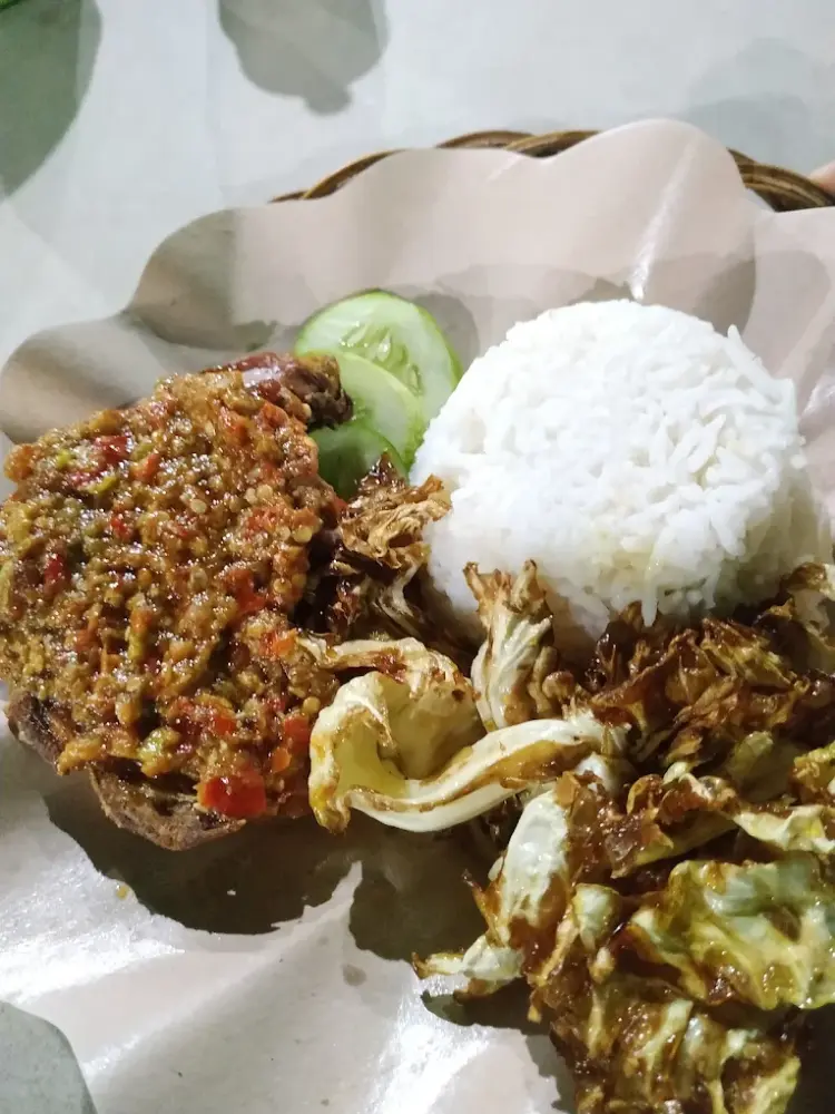 Ayam Gepuk Pak Gembus Kebayoran Lama 1